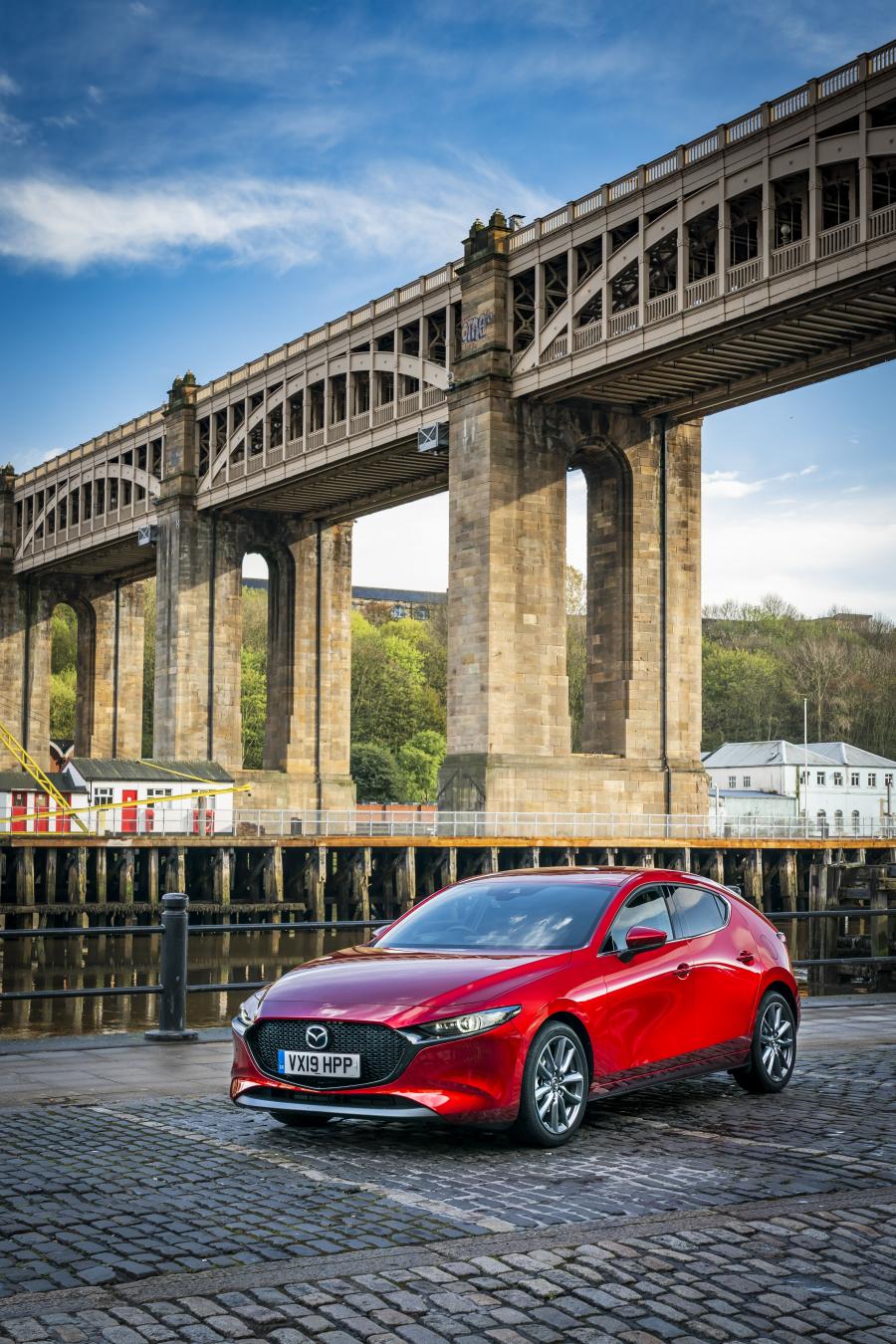  Mazda3 Skyactiv-G Sport Lux Hatchback 2019 года  (UK) (фото 12 из 91)